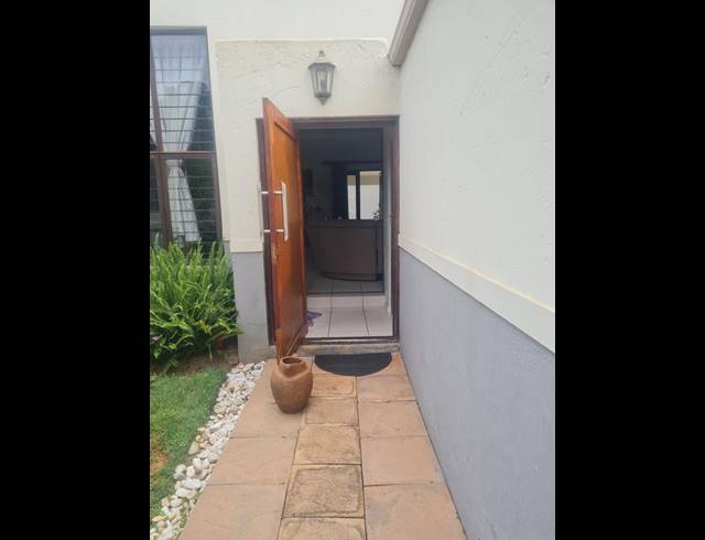 3 BEDROOM PROPERTY TO RENT IN NORTH RIDING